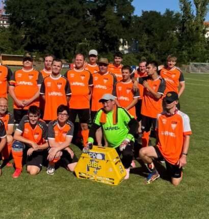 Mannschaftsfoto des Zweitplatzierten Teams