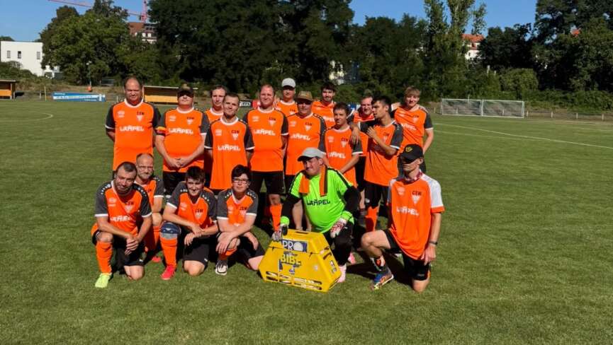 Mannschaftsfoto des Zweitplatzierten Teams